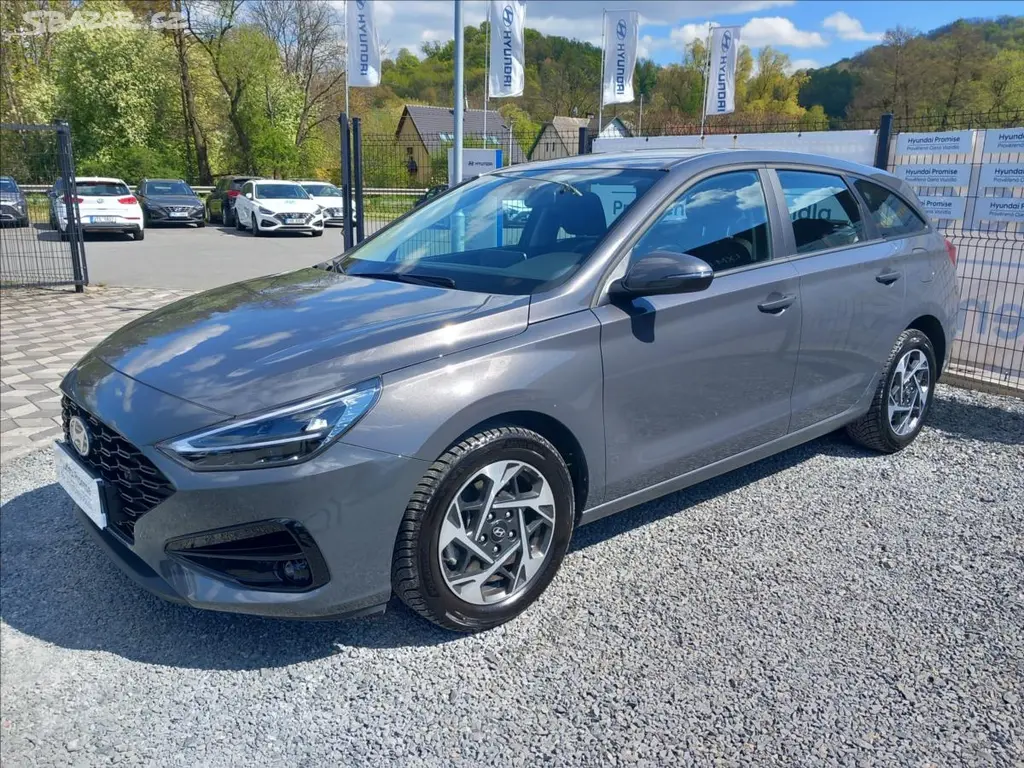 Hyundai i30, 1,5 l COMFORT 16" - fotka 3