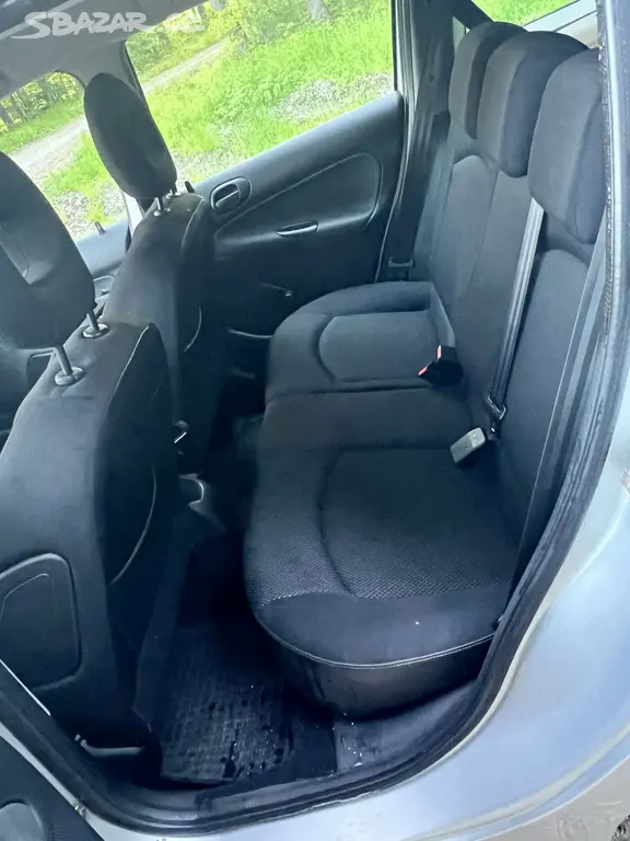 Peugeot 206 SW 1,4 65kw, r.v. 2005 - fotka 6