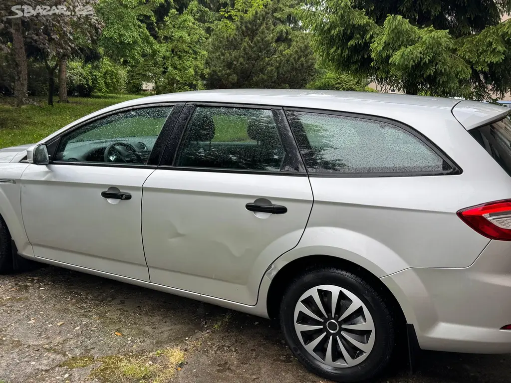 Ford mondeo combi 2.0 TDCi 103KW r.v.2013 - fotka 3