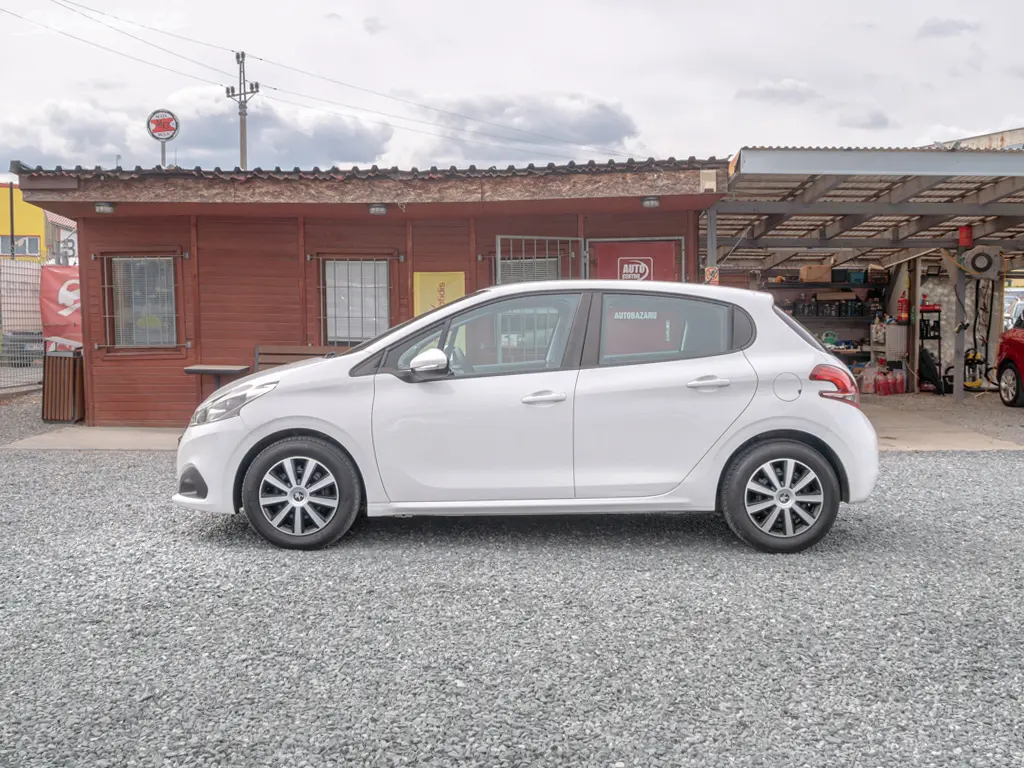 Peugeot 208 ČR 1.6HDI PO SERVISU