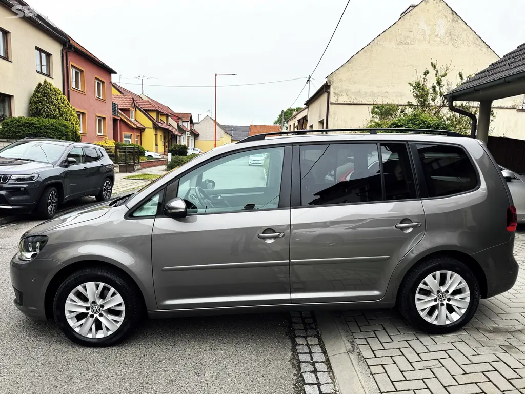 VOLKSWAGEN TOURAN 1.4TSI DSG,NAVI,KAMERA,TAŽNÉ,ALU - fotka 4