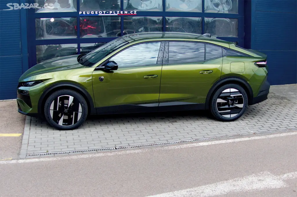 Peugeot 408, GT Plug-in HYBRID 240 e-DCS7 - fotka 3