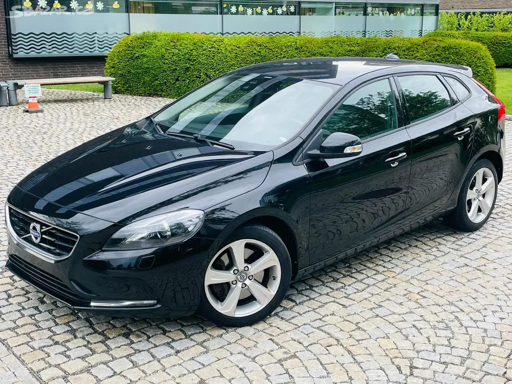 Volvo V40, 2.0D3 5VÁLEC MANUÁL 1MAJITEL - fotka 4