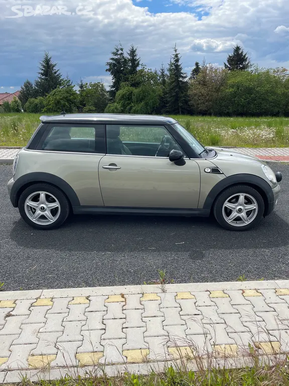 Mini Cooper R56,1.6, 88kW, krásný stav - fotka 4