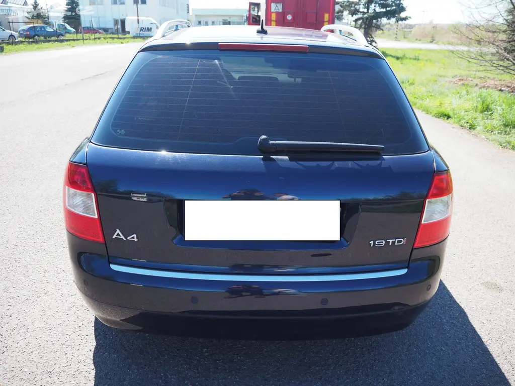 Audi A4 1.9 TDI S-LINE - fotka 6