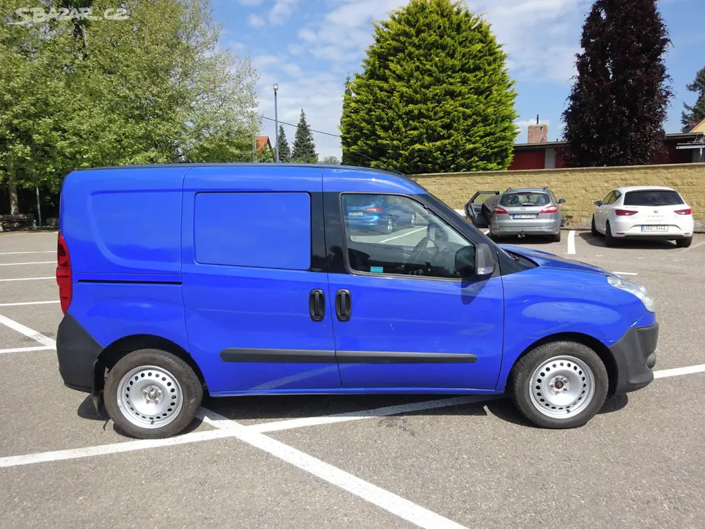 Fiat Doblo Cargo 1.4 TJet CNG r.v.2013 88 kw 1.Maj - fotka 3
