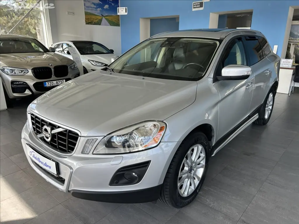 Volvo XC60, 2,4 D5,4x4,TAŽNÉ,SERVISKA - fotka 3