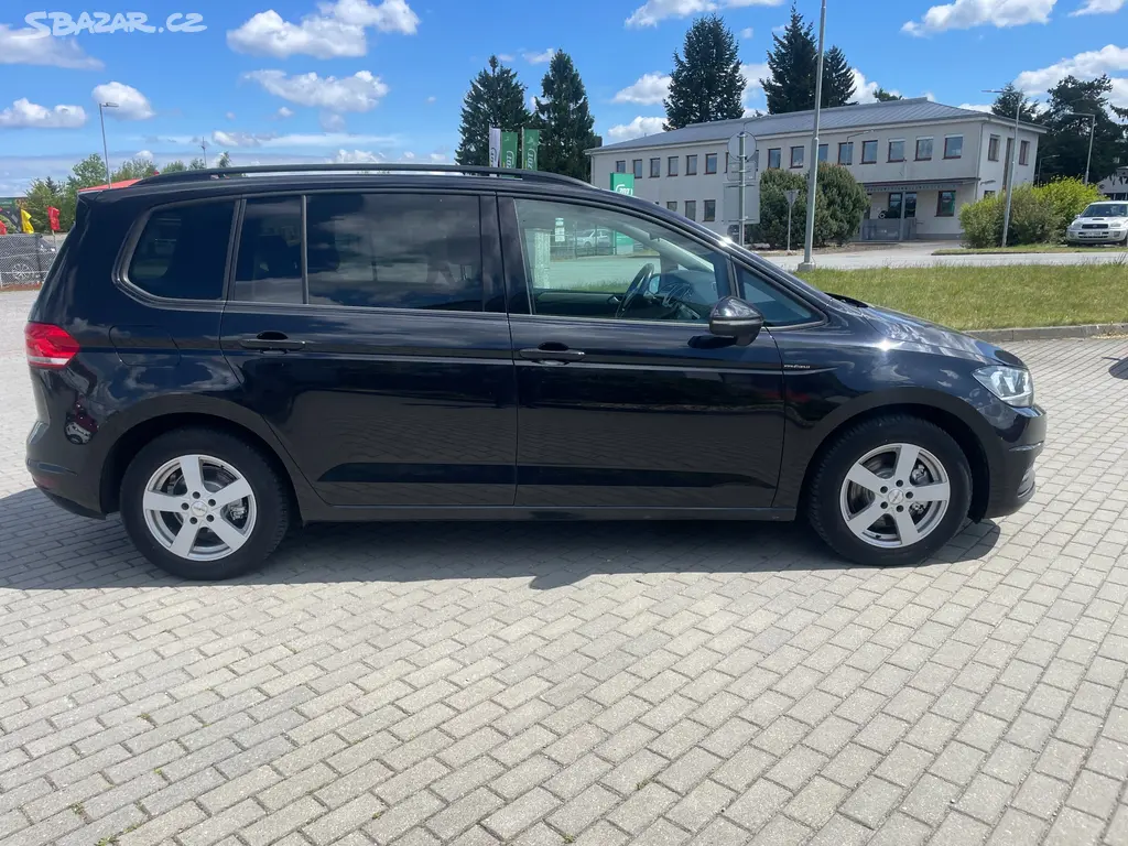 VW TOURAN 2,0TDi 110kw Highline Panorama GPS 2017 - fotka 5