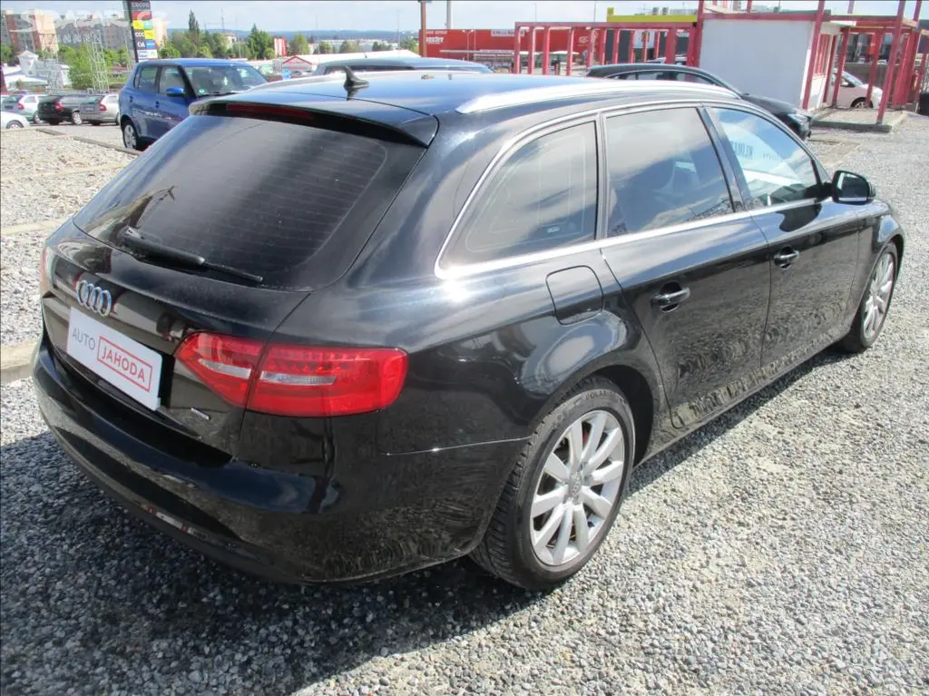 Audi A4 Avant, 2,0 TDI, quattro, servis,navi, - fotka 5