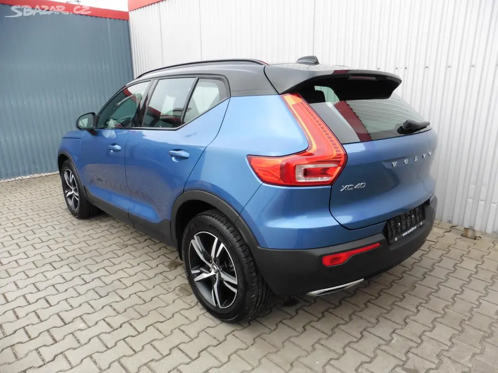 Volvo XC40, T3 R-Design 120kW A/T, ... - fotka 4