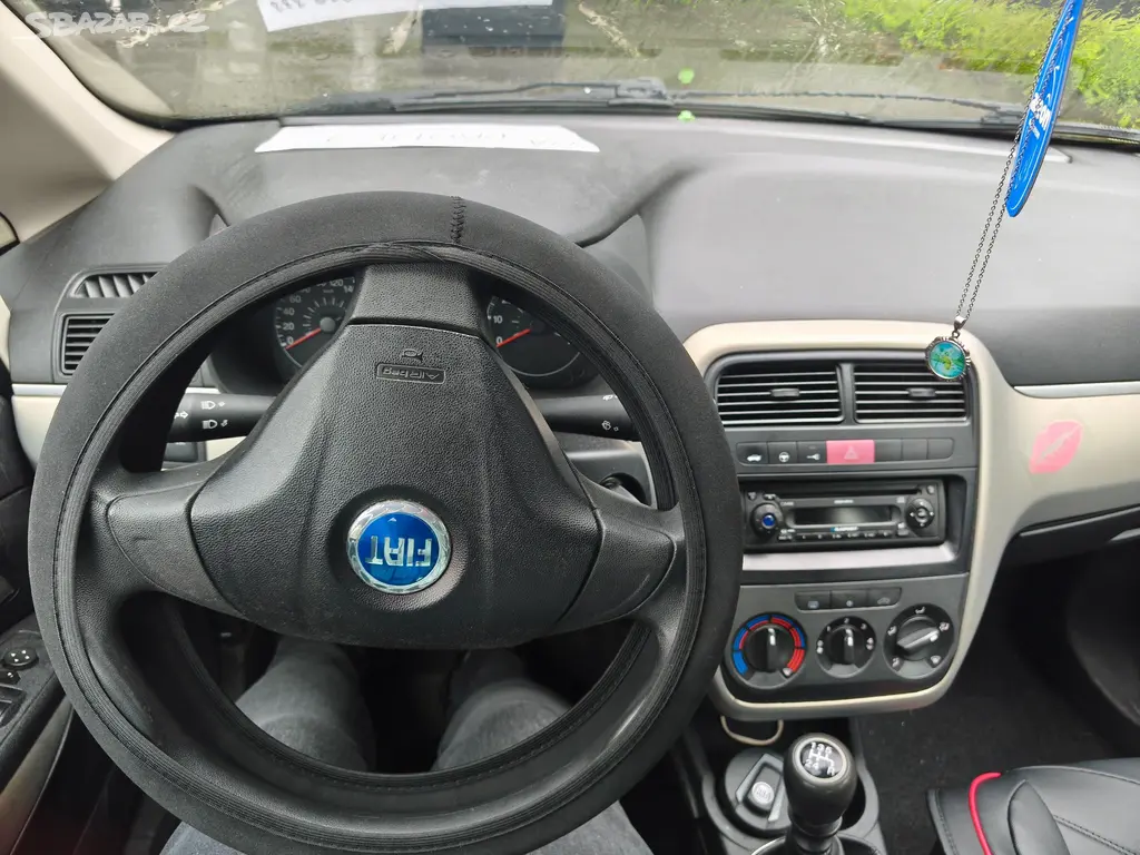 Fiat Grande Punto 2006 1.4 - fotka 4