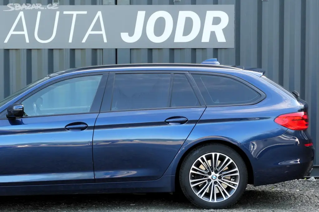 BMW Řada 5, 530d xDrive, Kamera, ČR, Hi-Fi - fotka 3