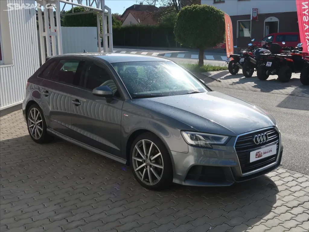 Audi A3, 2,0 TDI S-line 1.majitel - fotka 2