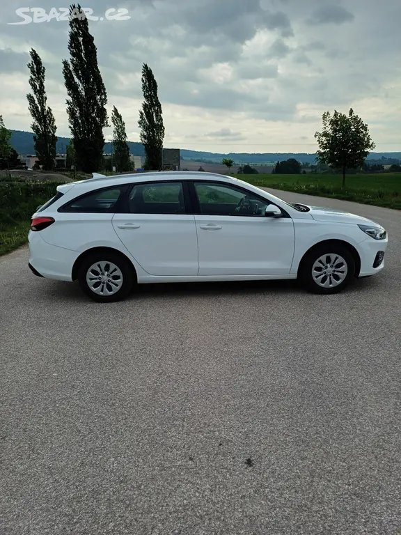 Hyundai i30 kombi - fotka 6