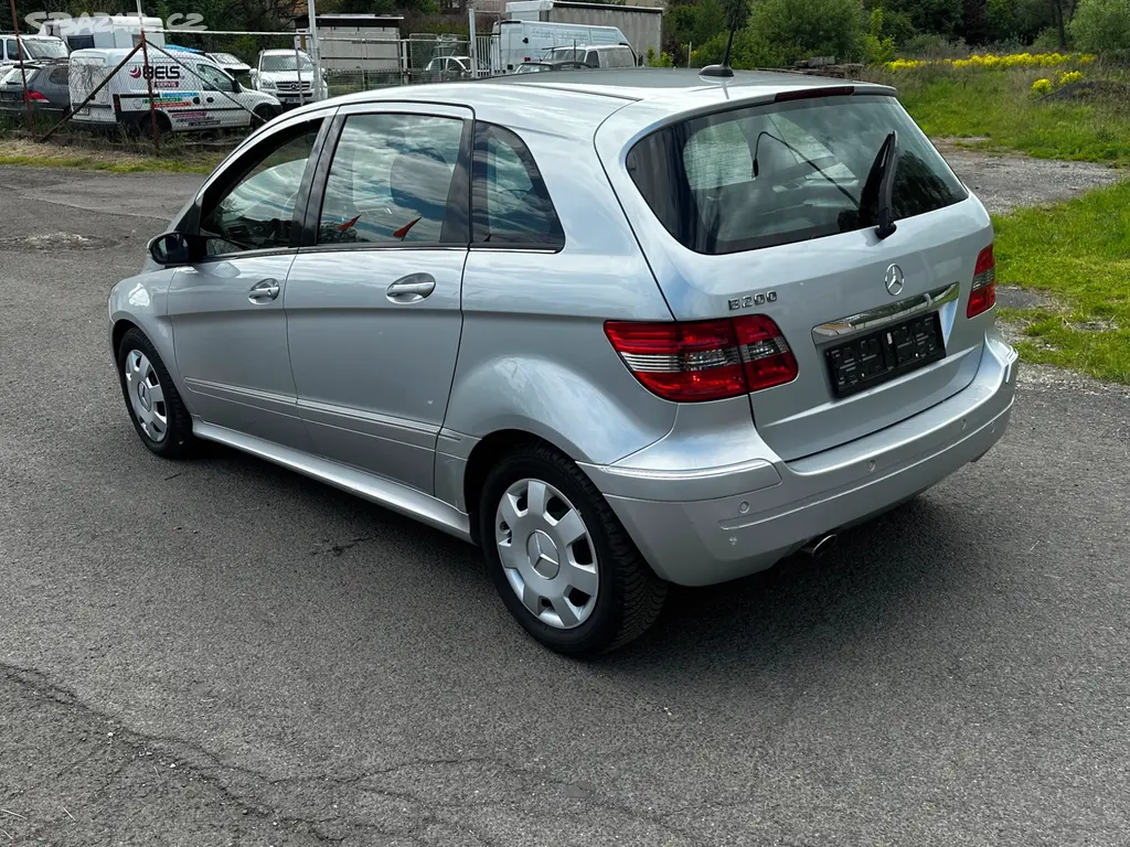 Mercedes-Benz B200 automat, r.2006, serviska, stk - fotka 4