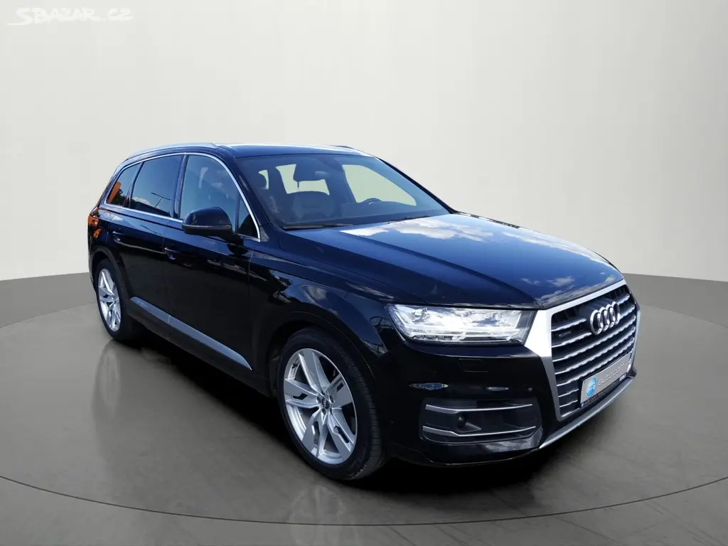 Audi Q7, 3.0TDI 200kw S-line Matrix 7mí - fotka 6