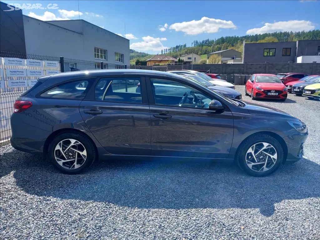 Hyundai i30, 1,5 l COMFORT 16" - fotka 5