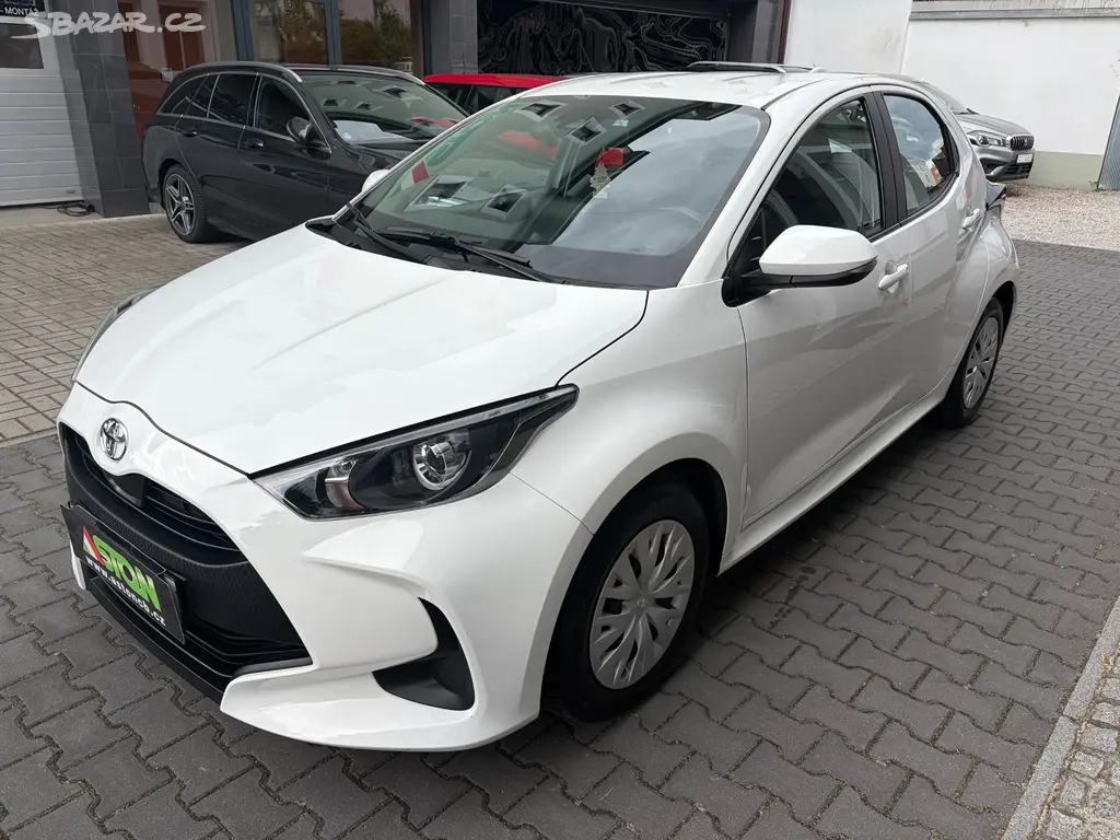 Toyota Yaris 1,0 VVTi 1, maj. klima, servis Toyota - fotka 3