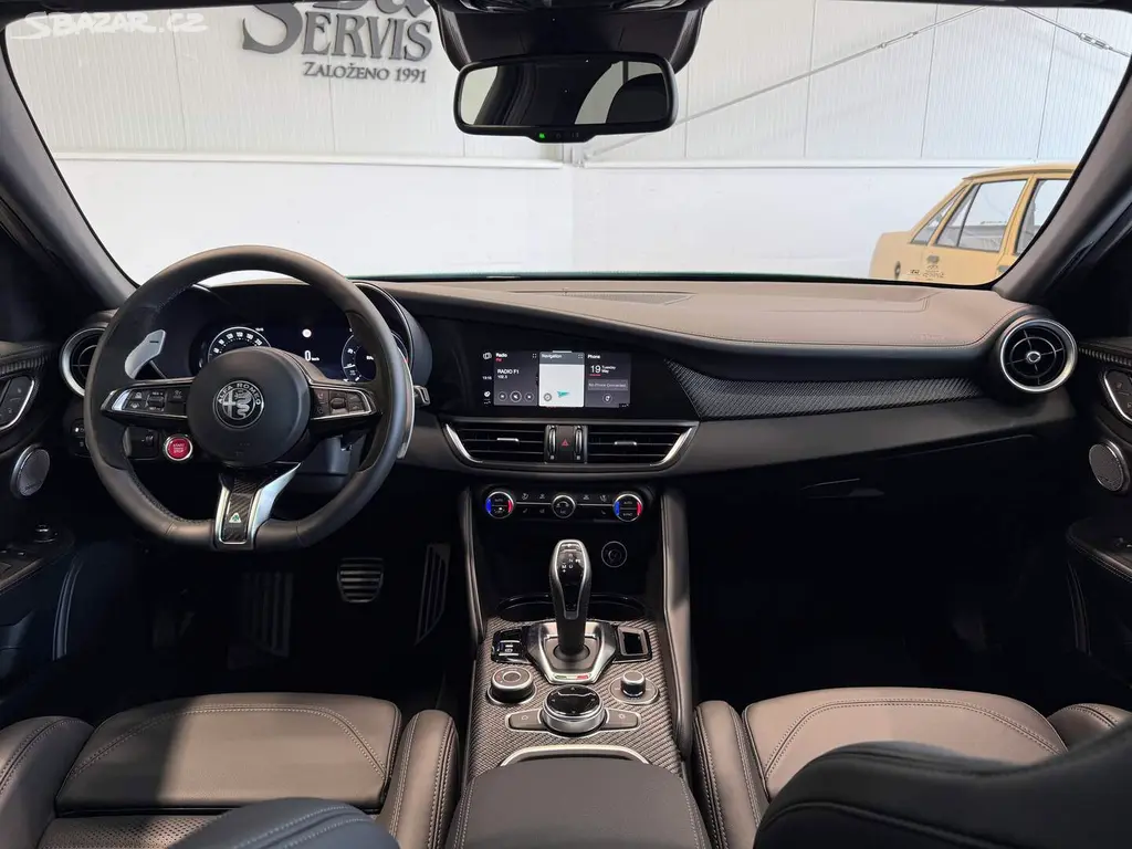 Alfa Romeo Giulia, Quadrifoglio 2.9 V6 BiTurbo 52 - fotka 2
