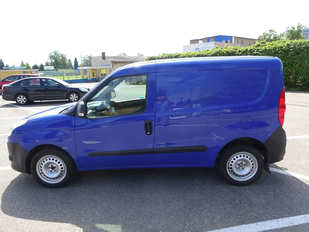 Fiat Doblo Cargo 1.4 TJet CNG r.v.2013 88 kw 1.Maj - fotka 2