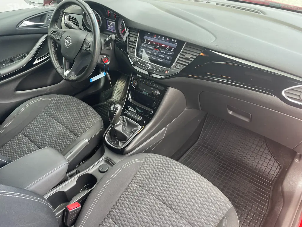 Opel Astra, 1,6 CDTi 81kW DYNAMIC 1.Maj-CZ - fotka 6