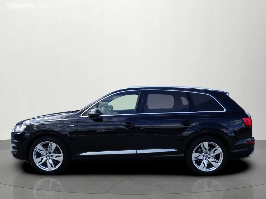 Audi Q7, 3.0TDI 200kw S-line Matrix 7mí - fotka 2