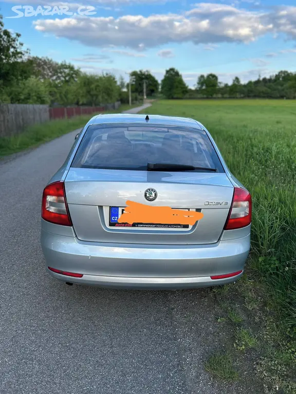 Škoda Octavia 2 - fotka 2