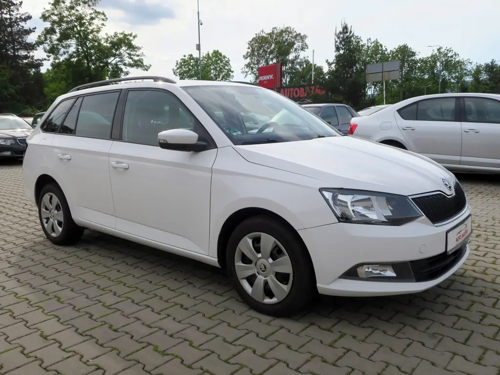 Škoda Fabia III 1.0 TSi Combi - fotka 3