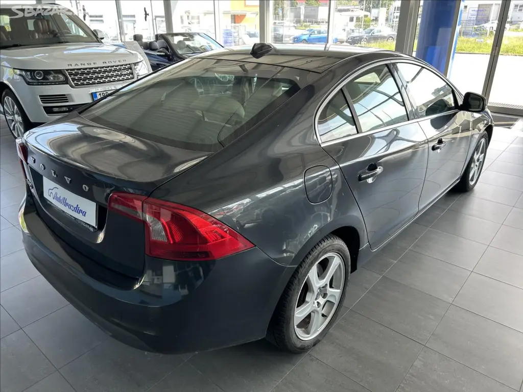 Volvo S60, 1,6 D2,84kW - fotka 6