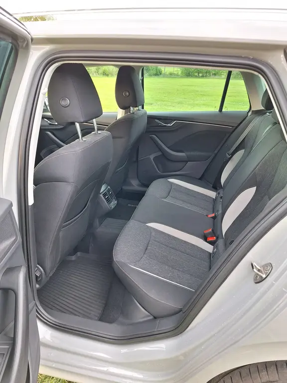 Škoda Kamiq 1,6TDI, DSG - fotka 5