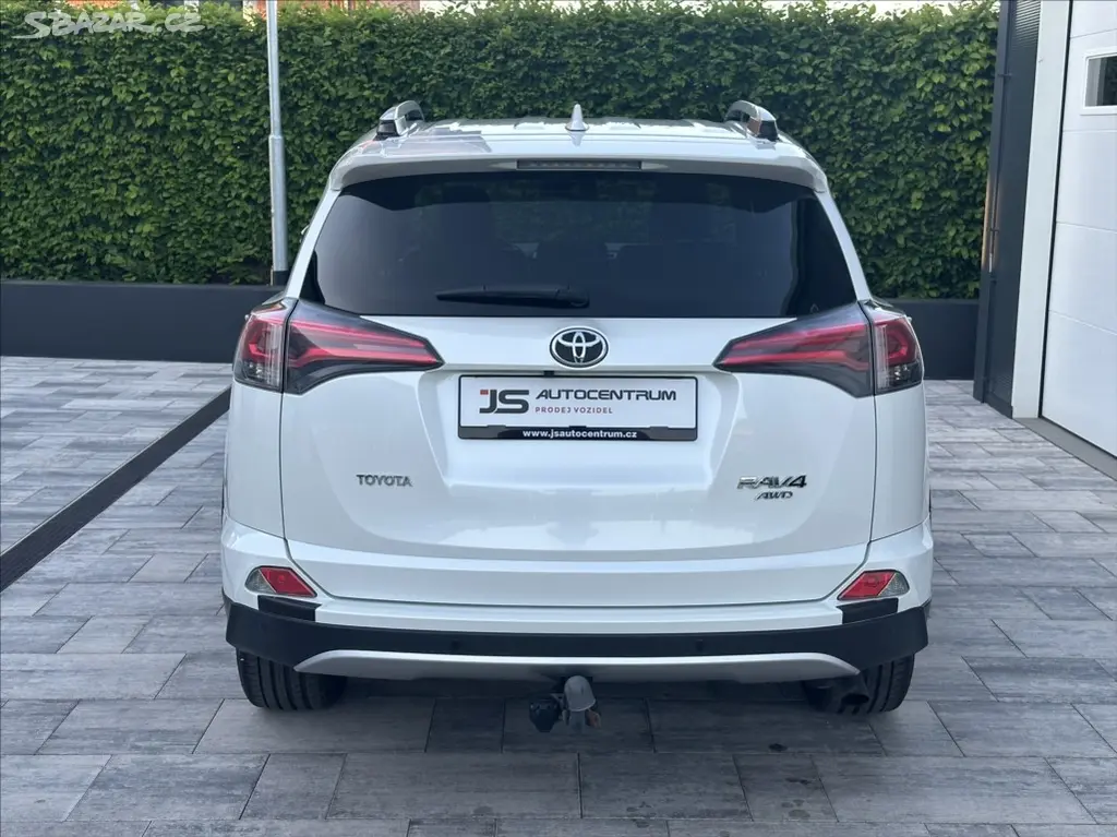 Toyota Rav4, 2,0 152PS Executive M/T 4x4 - fotka 6