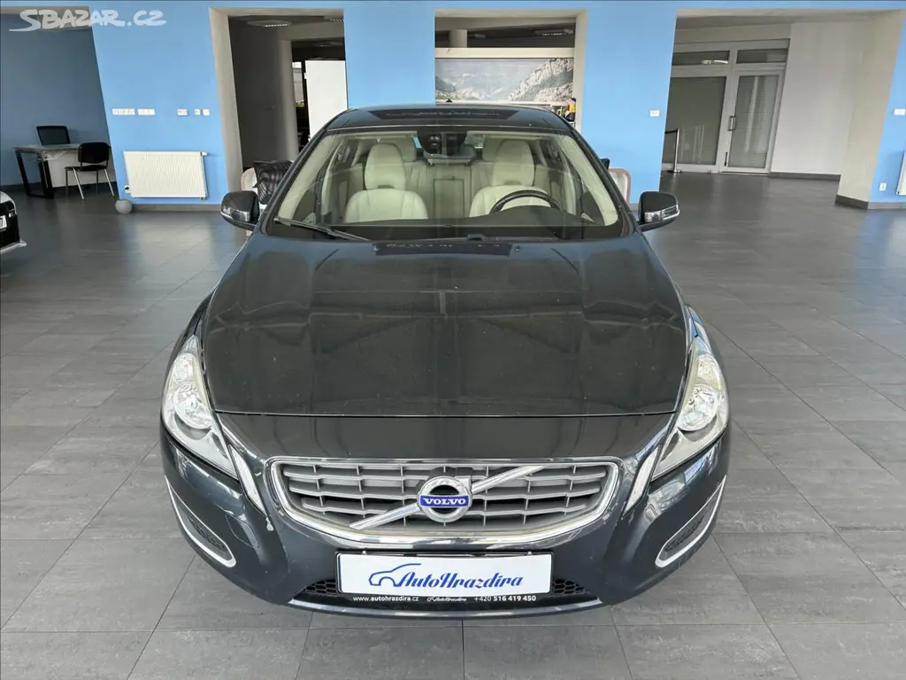 Volvo S60, 1,6 D2,84kW - fotka 2