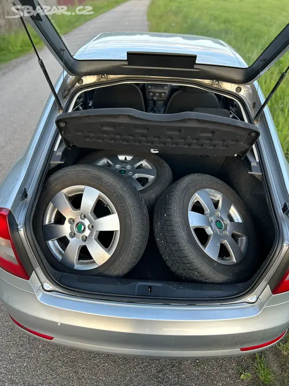 Škoda Octavia 2 - fotka 6