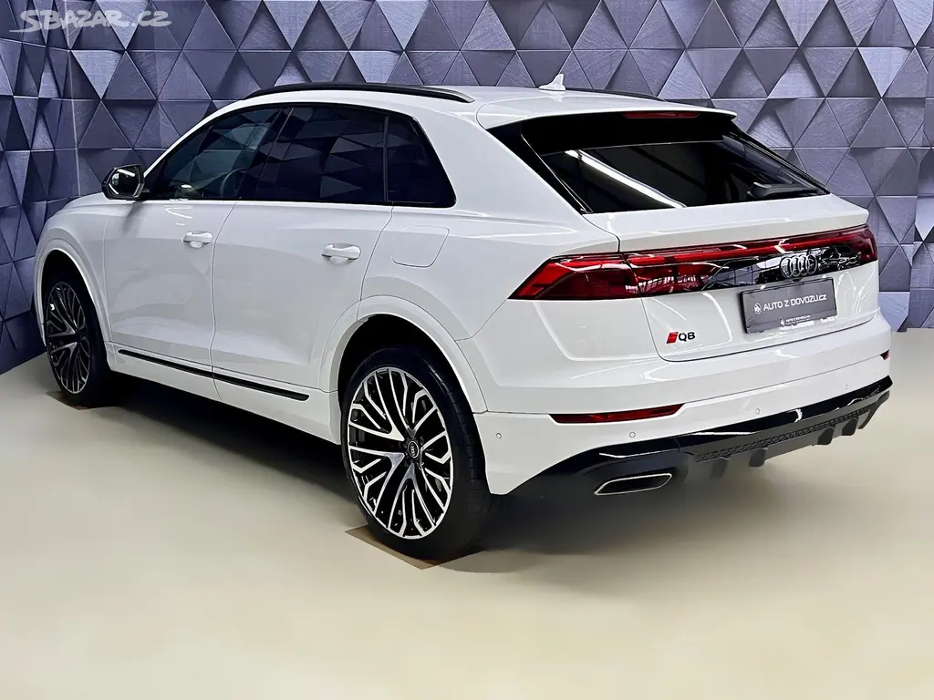 Audi Q8, 60TFSI e QUATTRO, MASÁŽE, B&O - fotka 4