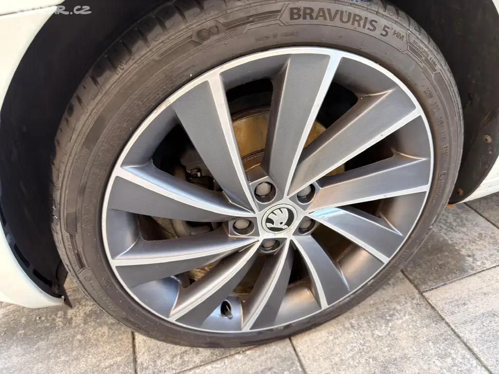 Škoda Octavia III 2.0 TDI DSG Laurin & Klement - fotka 6