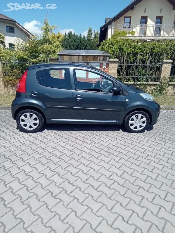 Peugeot 107 1.0i, 50 kW, klima, rok výroby 2009 - fotka 5