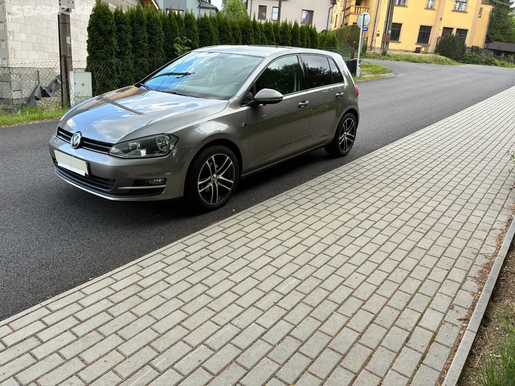 Volkswagen Golf 1.2 77kw.POCTIVĚ SERVISOVÁNO. - fotka 2
