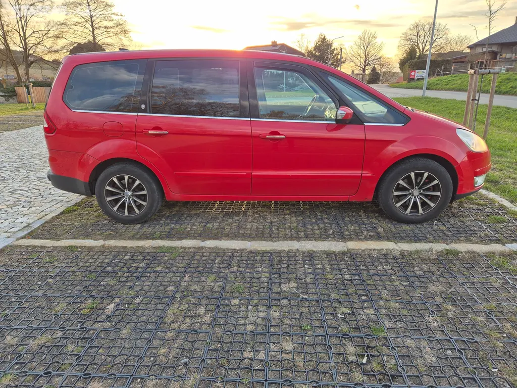 Ford Galaxy 2.2 TDCi Ghia (129 kW) - fotka 4