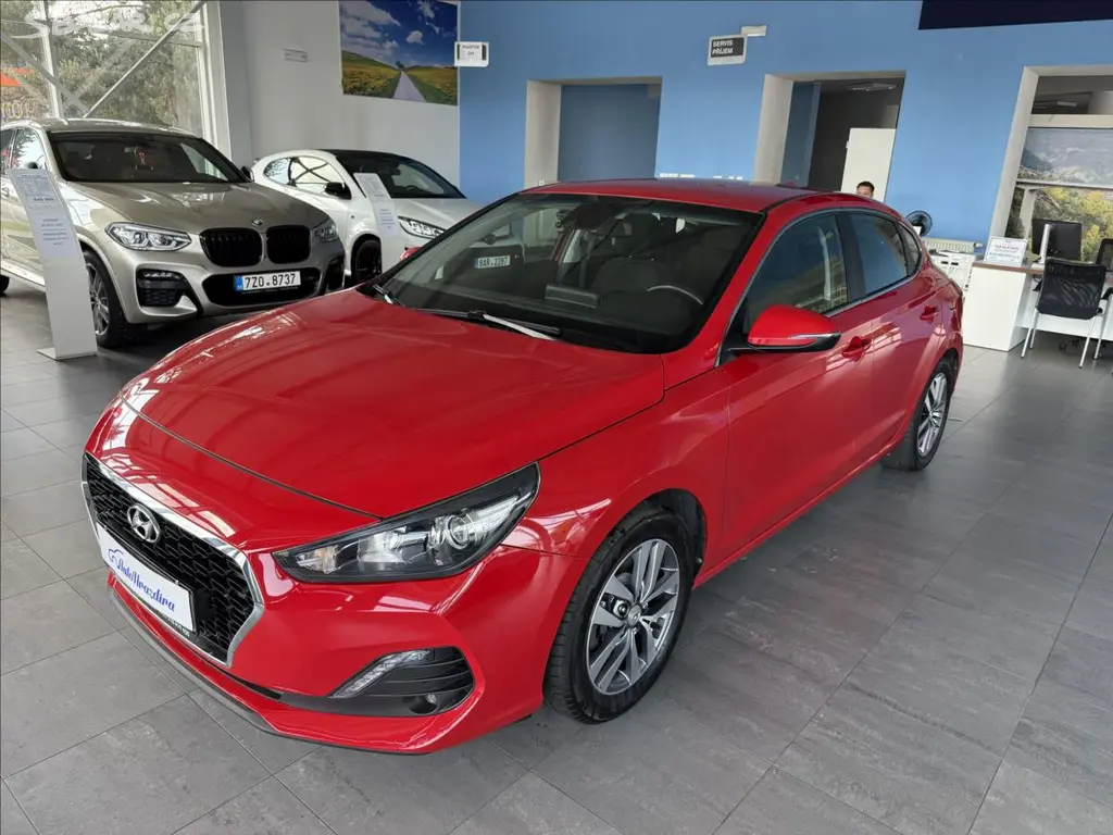 Hyundai i30, 1,4 FASTBACK,1.MAJ,ČP,SERVIS - fotka 3