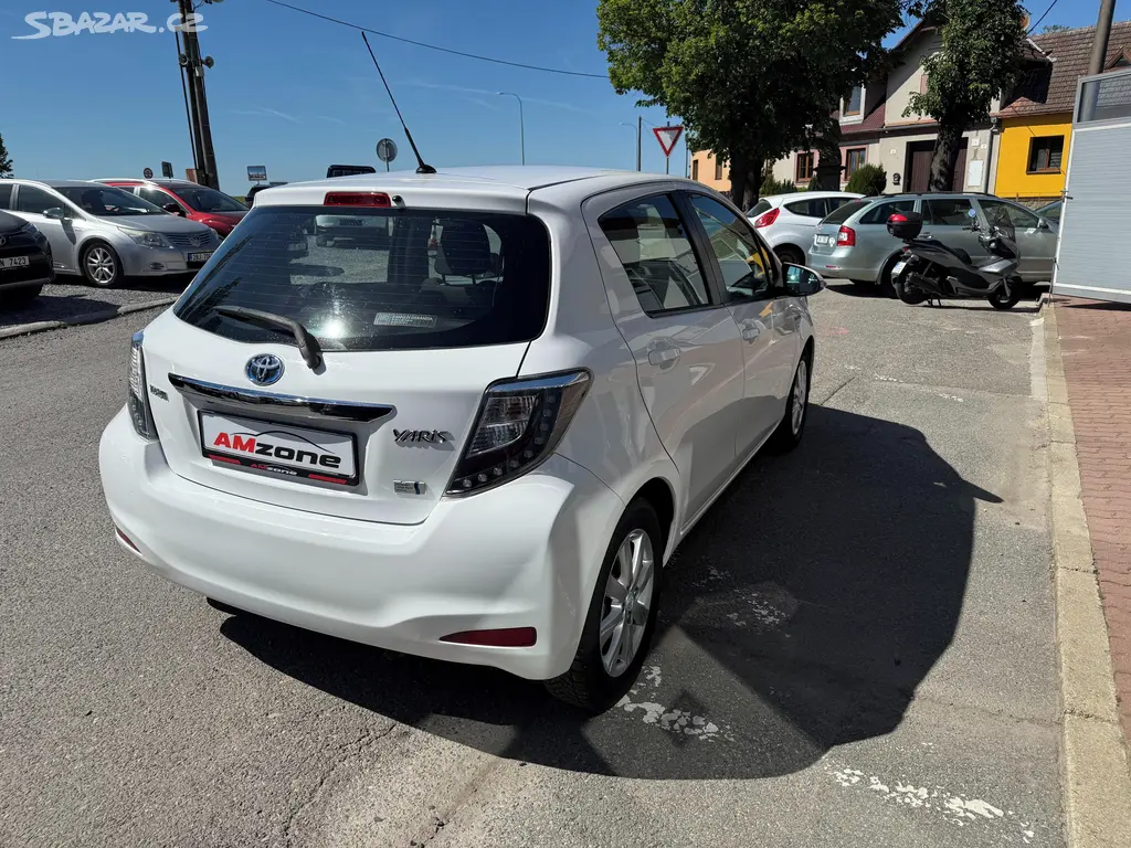 Toyota Yaris, 1,5 HSD e - CVT Comfort - fotka 6