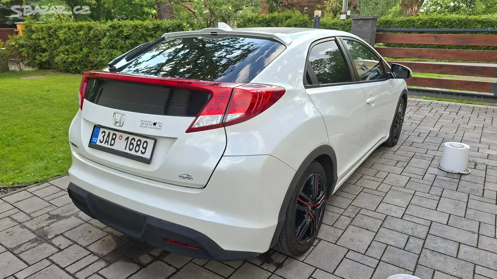 Honda Civic 9G 1.8 AUTOMAT - fotka 5