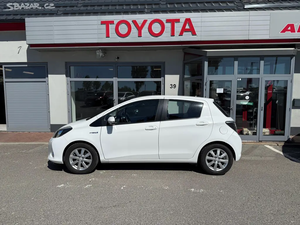 Toyota Yaris, 1,5 HSD e - CVT Comfort - fotka 3