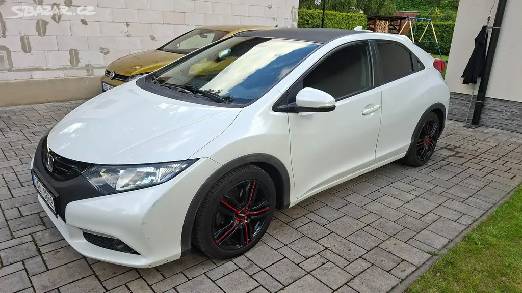 Honda Civic 9G 1.8 AUTOMAT - fotka 3