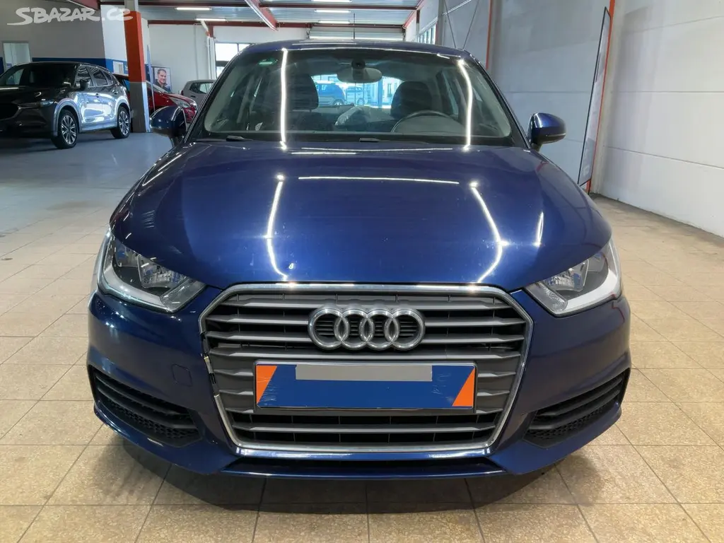 Audi A1 Sportback 1.0 TFSI + 4 X ALU KOLA NAVÍC - fotka 3