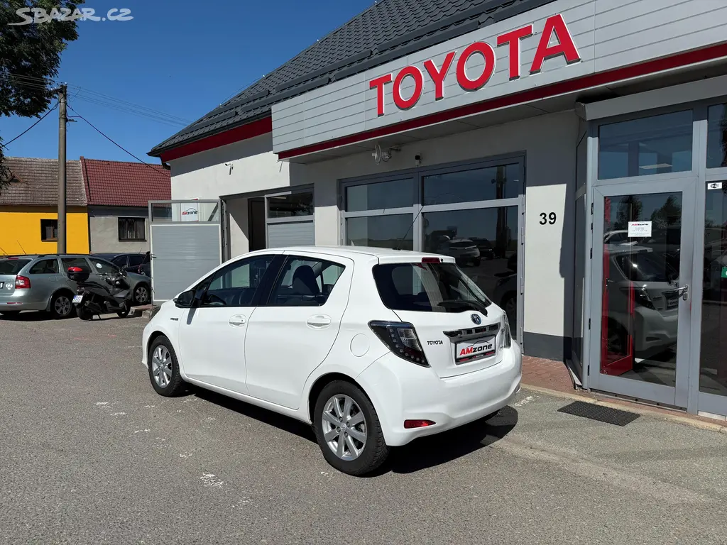 Toyota Yaris, 1,5 HSD e - CVT Comfort - fotka 4