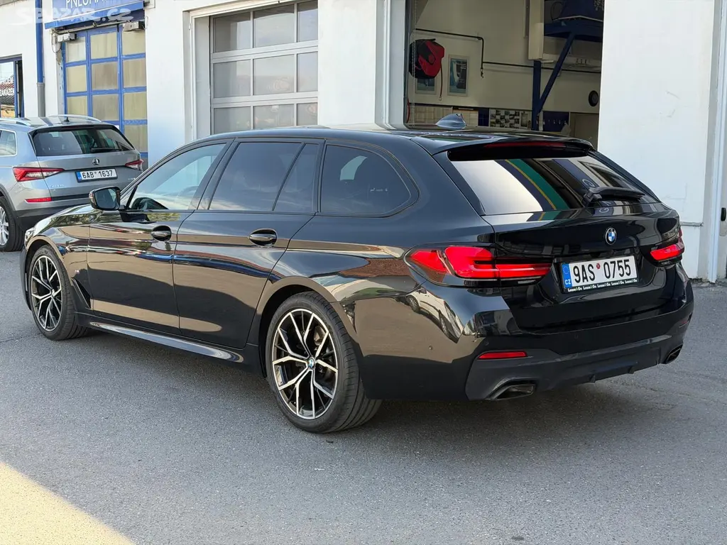 BMW Řada 5, 540d xDrive Touring - fotka 4