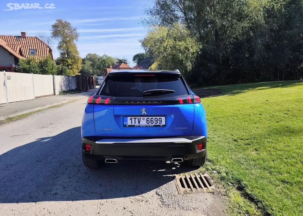 Peugeot 2008 1.2 PT AT, GT Line, Kůže benzín - fotka 4