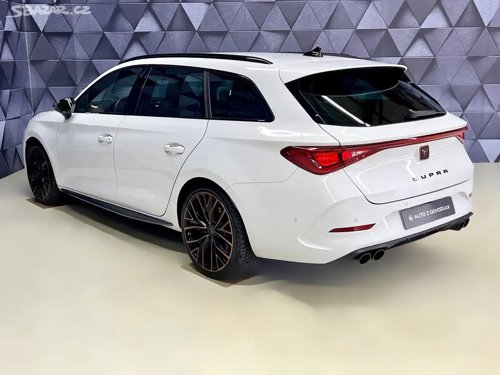 Cupra Leon, 2.0TSI 228KW DSG 4WD, LED, ACC - fotka 5