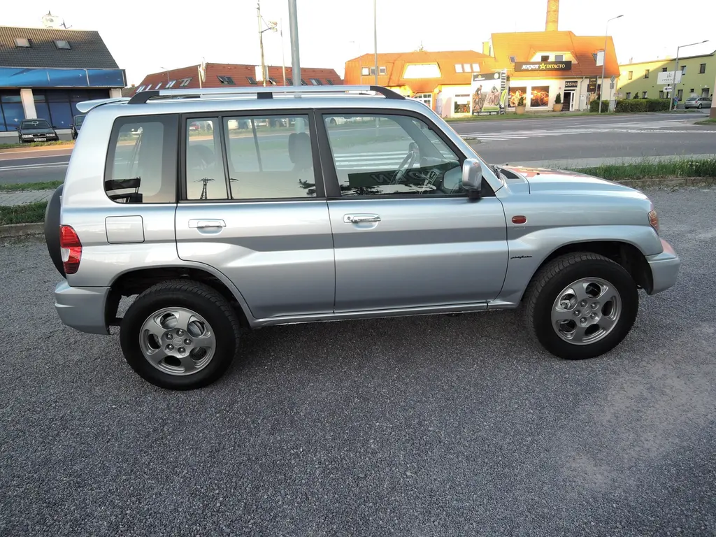 Mitsubishi Pajero Pinin 1,8 i 4x4 82tkm 1.maj.2005 - fotka 4