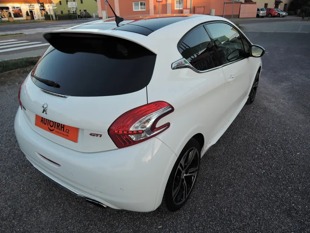 Peugeot 208 1,6 GTi 200PS Navi Kůže 132tkm 2013 - fotka 5